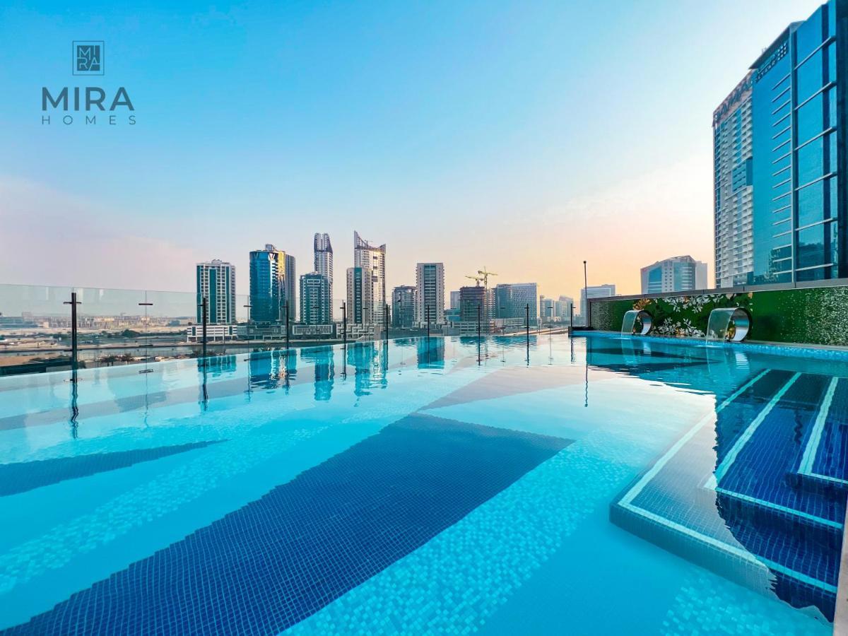Mira Holiday Homes - Lovely Studio With Burj Khalifa View ดูไบ ภายนอก รูปภาพ