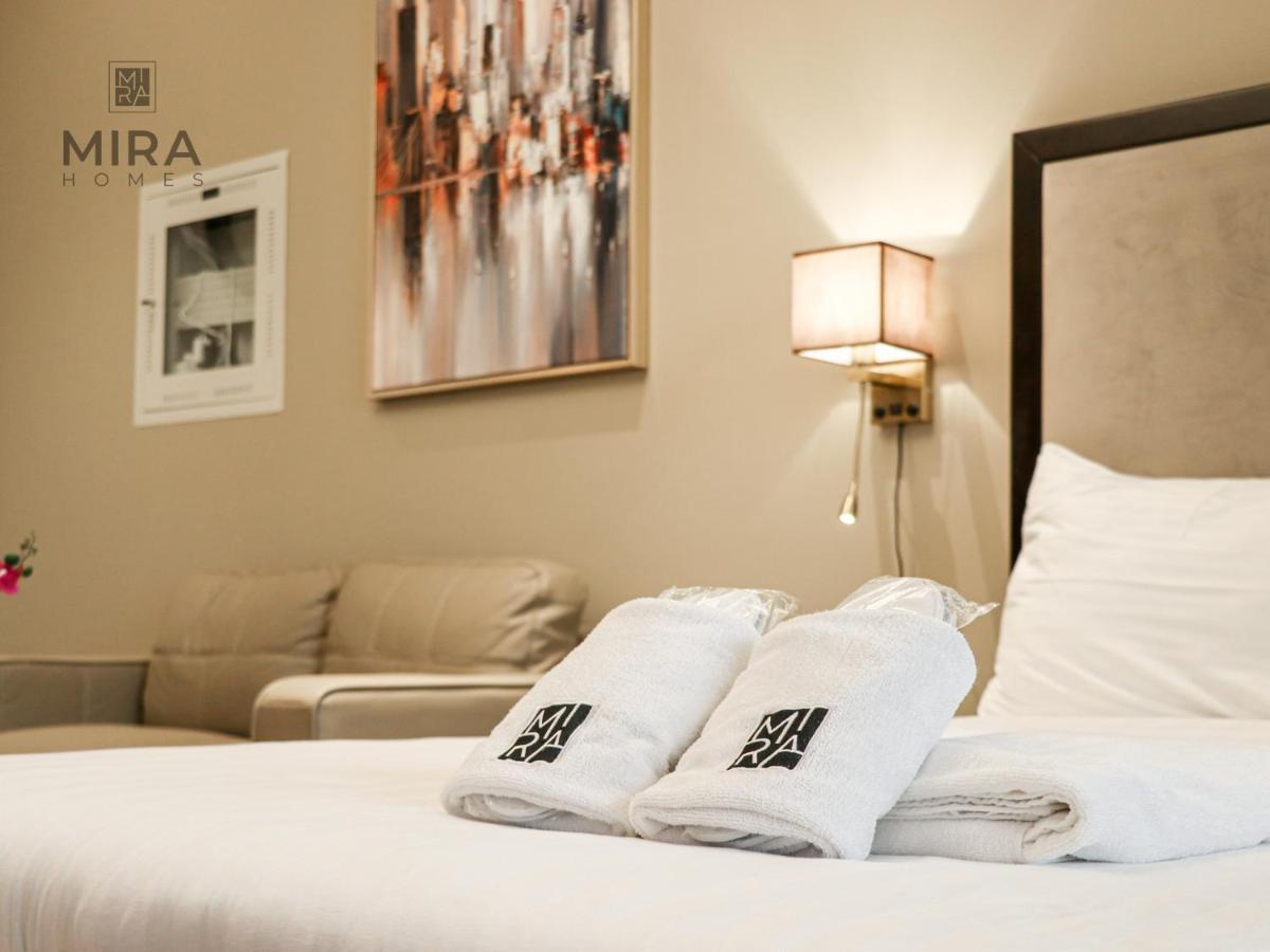 Mira Holiday Homes - Lovely Studio With Burj Khalifa View ดูไบ ภายนอก รูปภาพ
